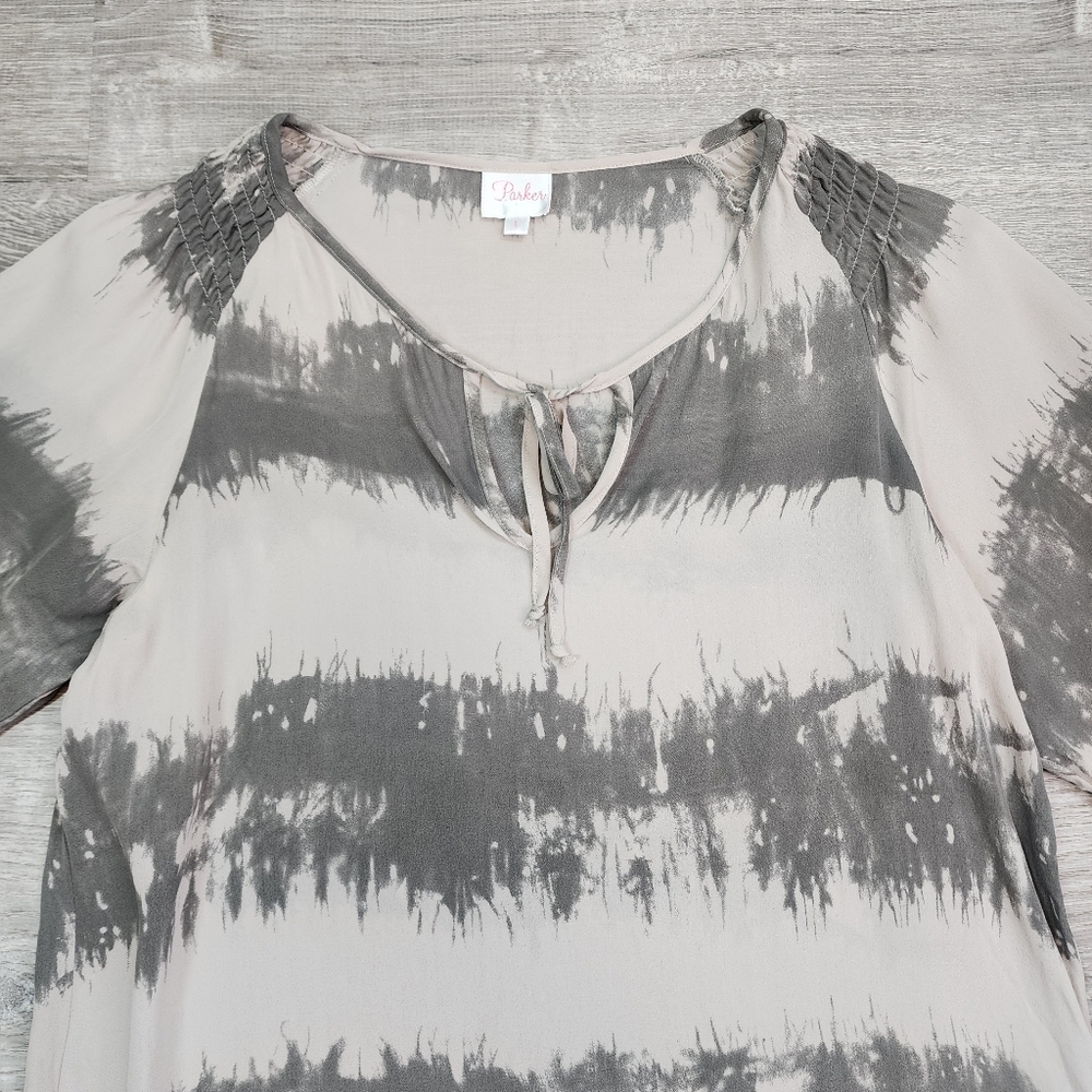PARKER Silk Beige Green Short Sleeve Top Keyhole Blouse Size Large - Picture 4 of 12